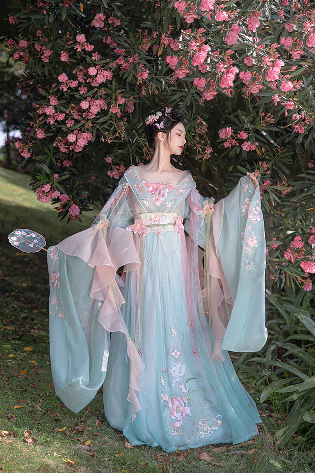 Wei Jin dynasty gorgeous embroidery with pearl accessories sweet hanfu dress - lianshengwanwu 莲生万物