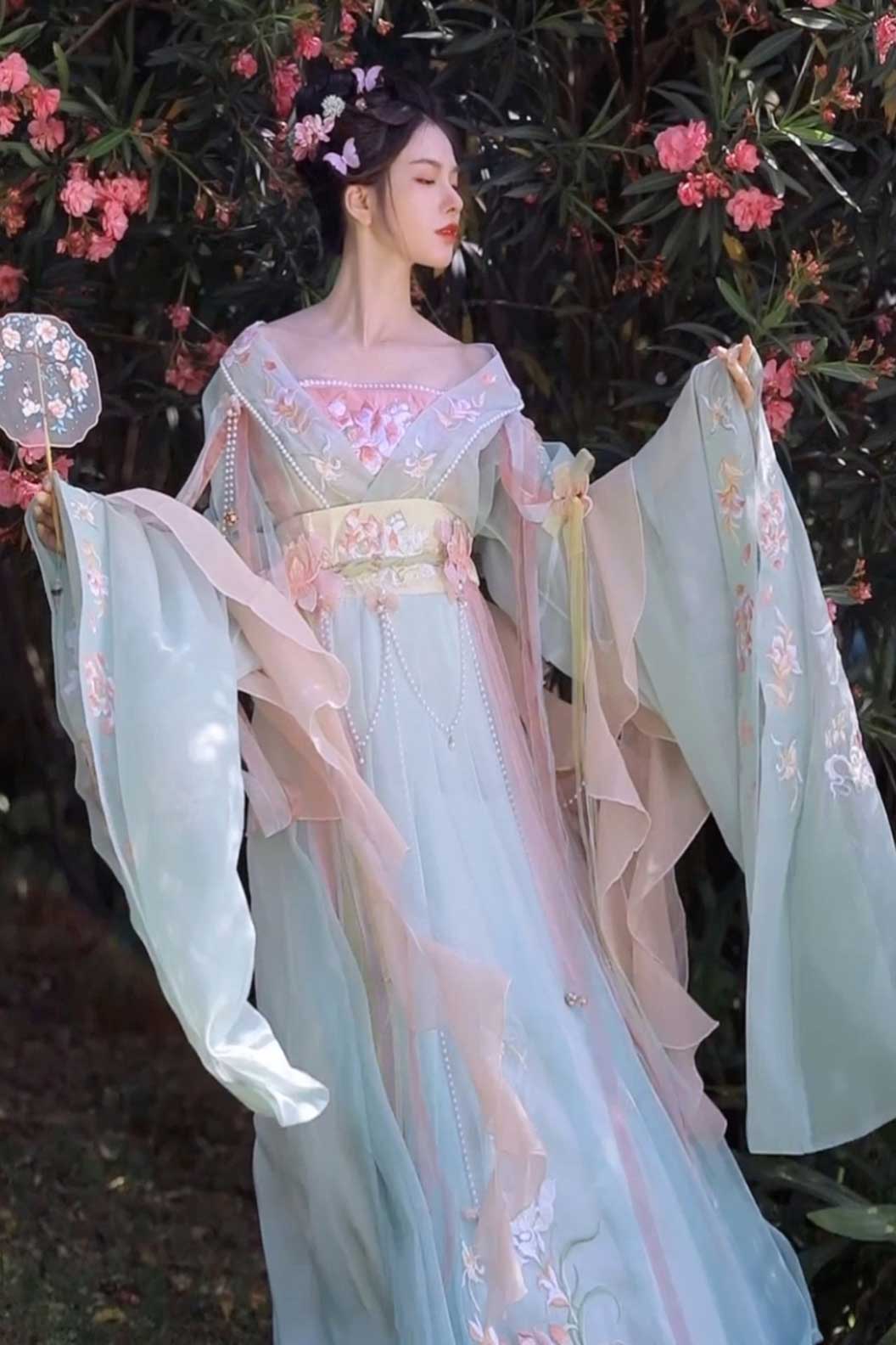 Wei Jin dynasty gorgeous embroidery with pearl accessories sweet hanfu dress - lianshengwanwu 莲生万物